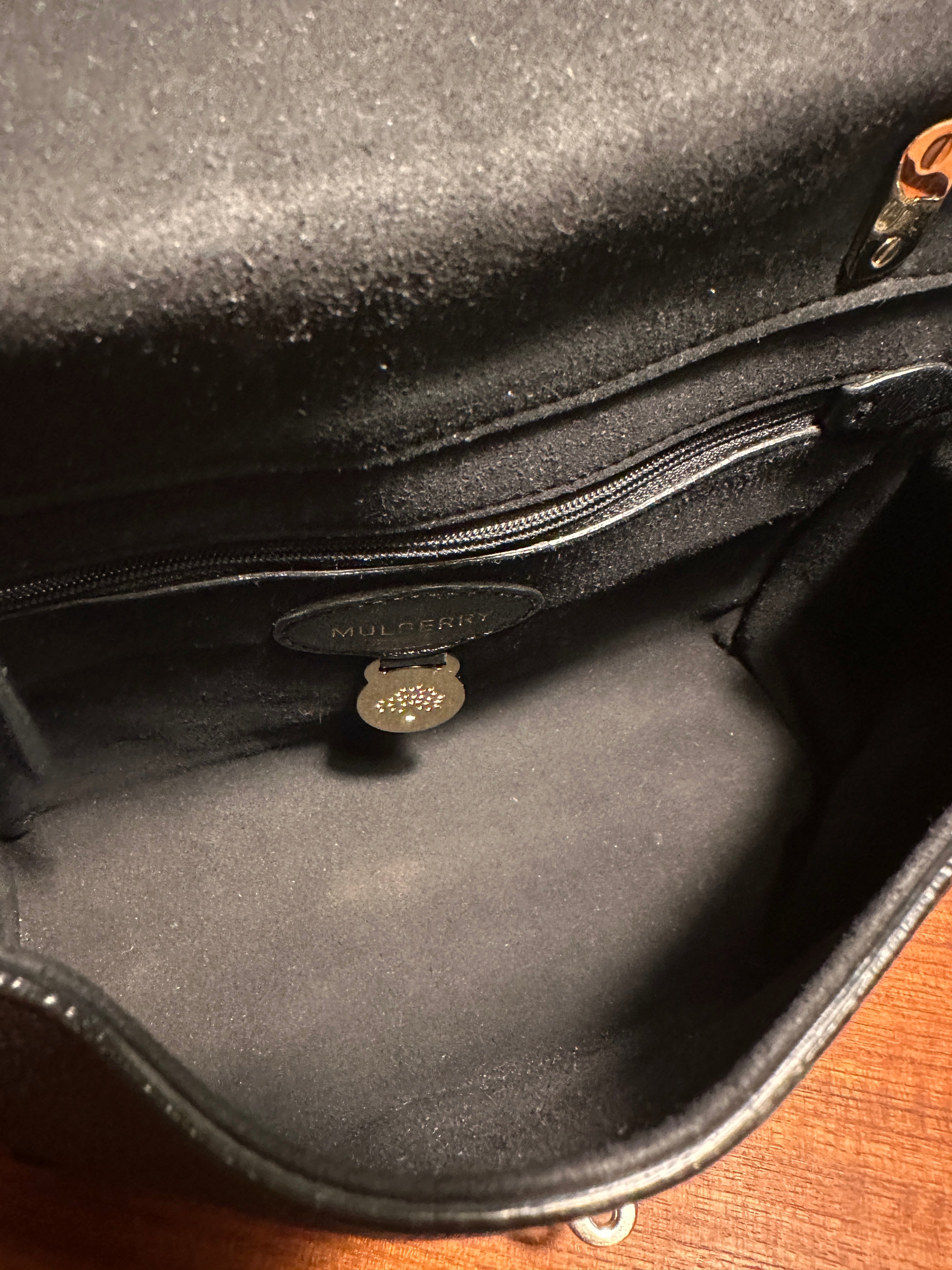 Mulberry Lily Black Small Classic Grain Crossbody