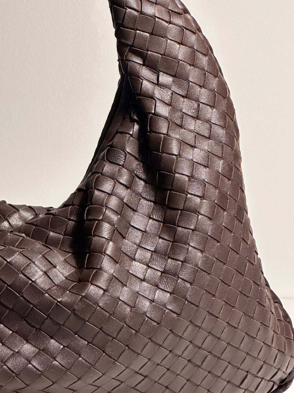 Bottega Veneta Medium Dark Brown Vintage Veneta Shoulderbag