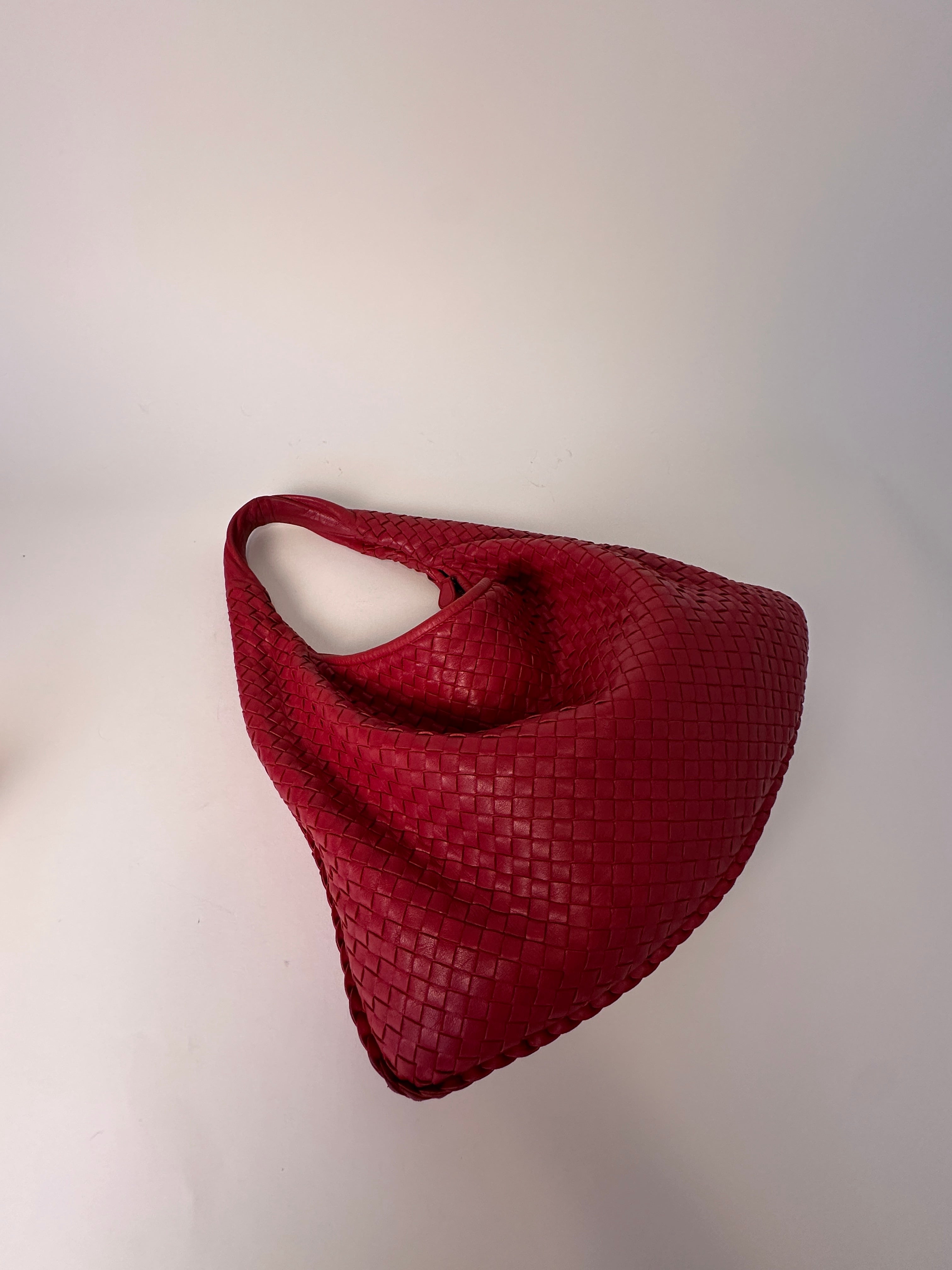Bottega Veneta Large Veneta Red Leather Shoulderbag