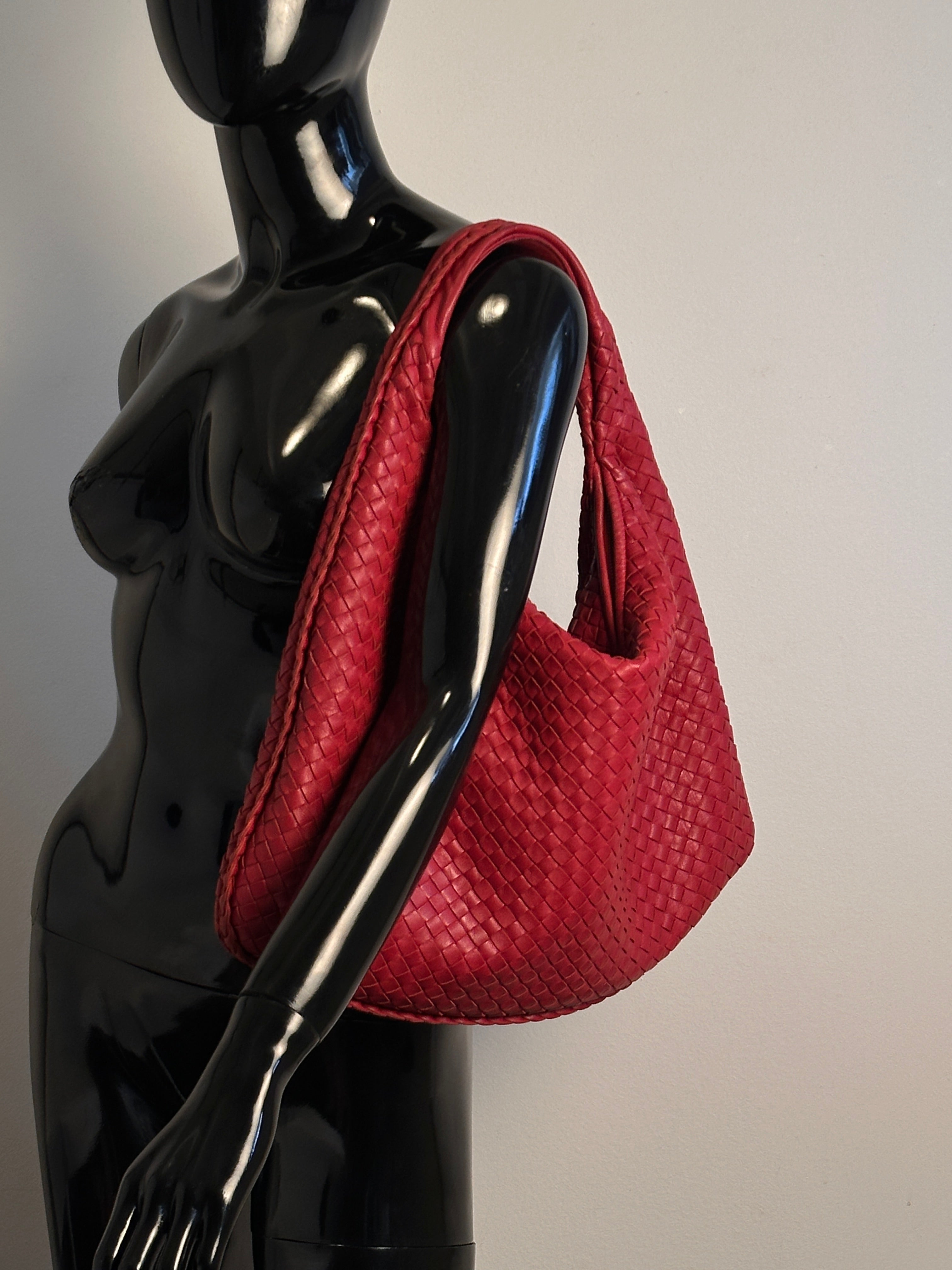 Bottega Veneta Large Veneta Red Leather Shoulderbag