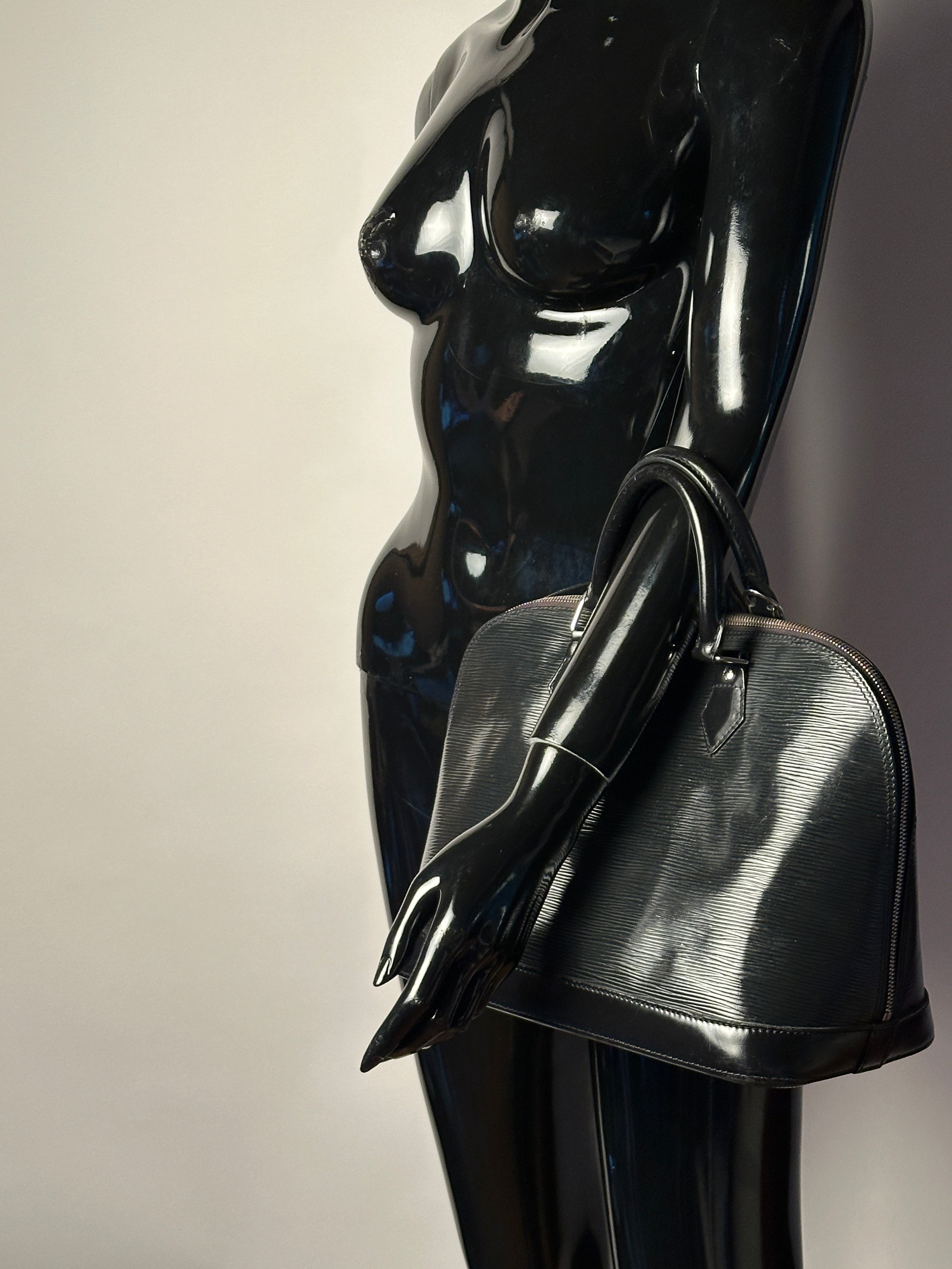 Louis Vuitton Alma